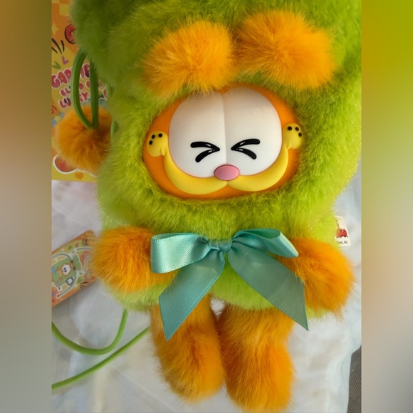 Garfield Blind Box Lucky Bag Plush Crossbody Bag - Picture 5 of 10